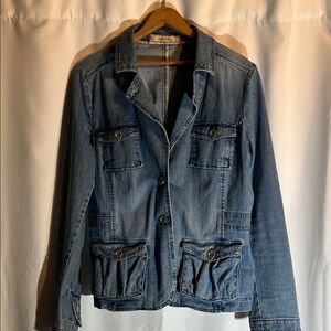 Classic Blue Denim Jacket with Button-Flap Pockets